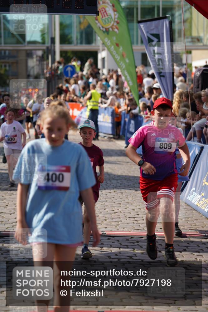 13.06.2025 - Holstenköstenlauf Felixshl http://msf.ph/oto/7927198 13.06.2025 16:52:21 Laufen 126, 255, 256, 262, 266, 394, 400, 540, 549, 660, 809, 817, 927, 930, 936, 1250, 1266 meine-sportfotos.de