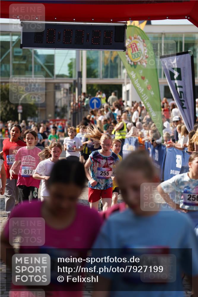 13.06.2025 - Holstenköstenlauf Felixshl http://msf.ph/oto/7927199 13.06.2025 16:52:23 Laufen 126, 255, 256, 262, 266, 394, 412, 540, 549, 660, 809, 817, 927, 930, 936, 1250, 1266 meine-sportfotos.de