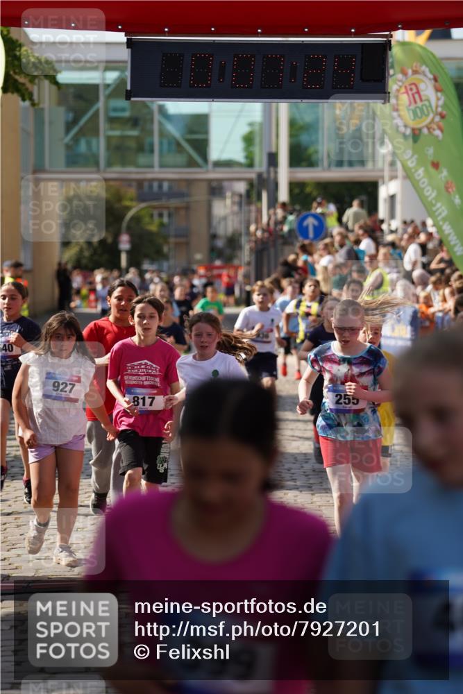 13.06.2025 - Holstenköstenlauf Felixshl http://msf.ph/oto/7927201 13.06.2025 16:52:23 Laufen 126, 255, 256, 262, 266, 394, 412, 540, 549, 660, 809, 817, 927, 930, 936, 1250, 1266 meine-sportfotos.de