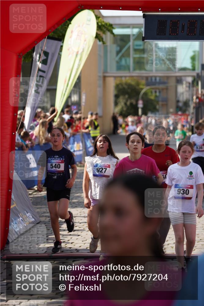 13.06.2025 - Holstenköstenlauf Felixshl http://msf.ph/oto/7927204 13.06.2025 16:52:24 Laufen 126, 255, 256, 262, 266, 394, 412, 540, 549, 660, 809, 817, 927, 930, 936, 1250, 1266 meine-sportfotos.de