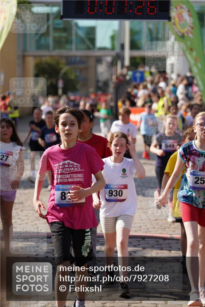 13.06.2025 - Holstenköstenlauf Felixshl http://msf.ph/oto/7927208 13.06.2025 16:52:25 Laufen 126, 255, 256, 262, 266, 394, 412, 540, 549, 660, 809, 817, 927, 930, 936, 938, 1250, 1263, 1266 meine-sportfotos.de