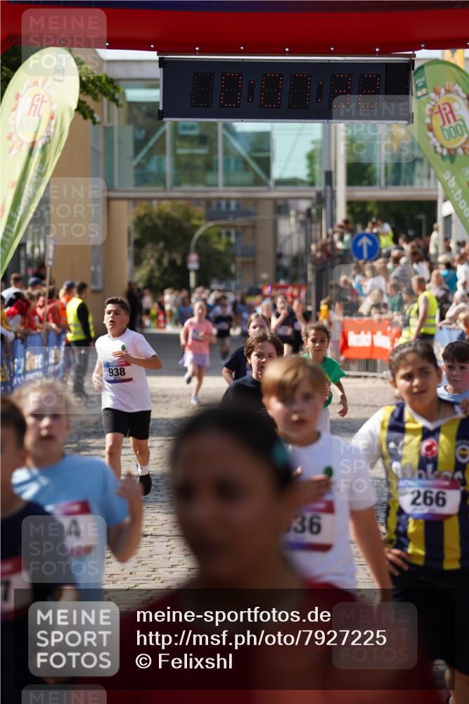 13.06.2025 - Holstenköstenlauf Felixshl http://msf.ph/oto/7927225 13.06.2025 16:52:31 Laufen 71, 72, 262, 266, 394, 412, 555, 936, 938, 1108, 1263, 1266 meine-sportfotos.de