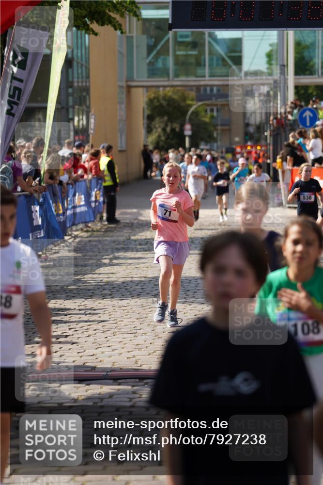 13.06.2025 - Holstenköstenlauf Felixshl http://msf.ph/oto/7927238 13.06.2025 16:52:37 Laufen 71, 72, 535, 538, 542, 555, 800, 803, 938, 1108, 1263 meine-sportfotos.de