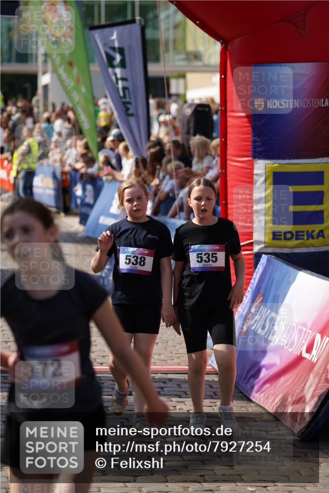 13.06.2025 - Holstenköstenlauf Felixshl http://msf.ph/oto/7927254 13.06.2025 16:52:42 Laufen 71, 72, 257, 403, 535, 538, 542, 797, 800, 803, 816, 1253 meine-sportfotos.de