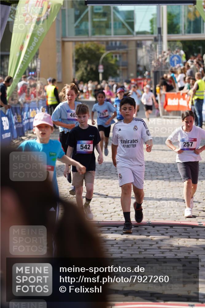 13.06.2025 - Holstenköstenlauf Felixshl http://msf.ph/oto/7927260 13.06.2025 16:52:45 Laufen 257, 403, 535, 538, 542, 797, 800, 803, 816, 1253 meine-sportfotos.de