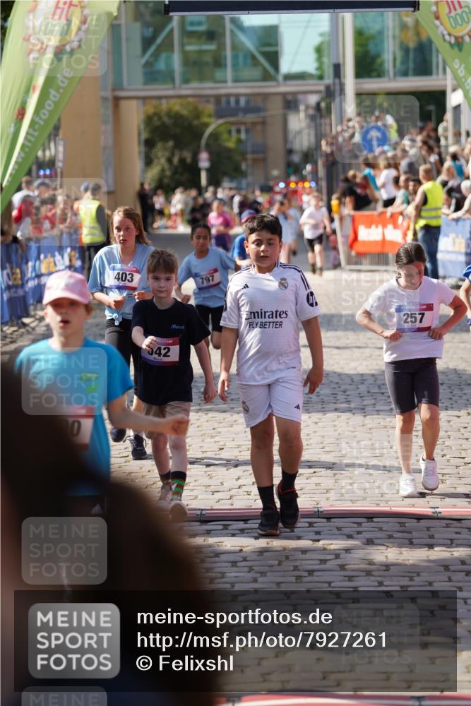 13.06.2025 - Holstenköstenlauf Felixshl http://msf.ph/oto/7927261 13.06.2025 16:52:46 Laufen 257, 403, 542, 797, 800, 803, 816, 1253 meine-sportfotos.de