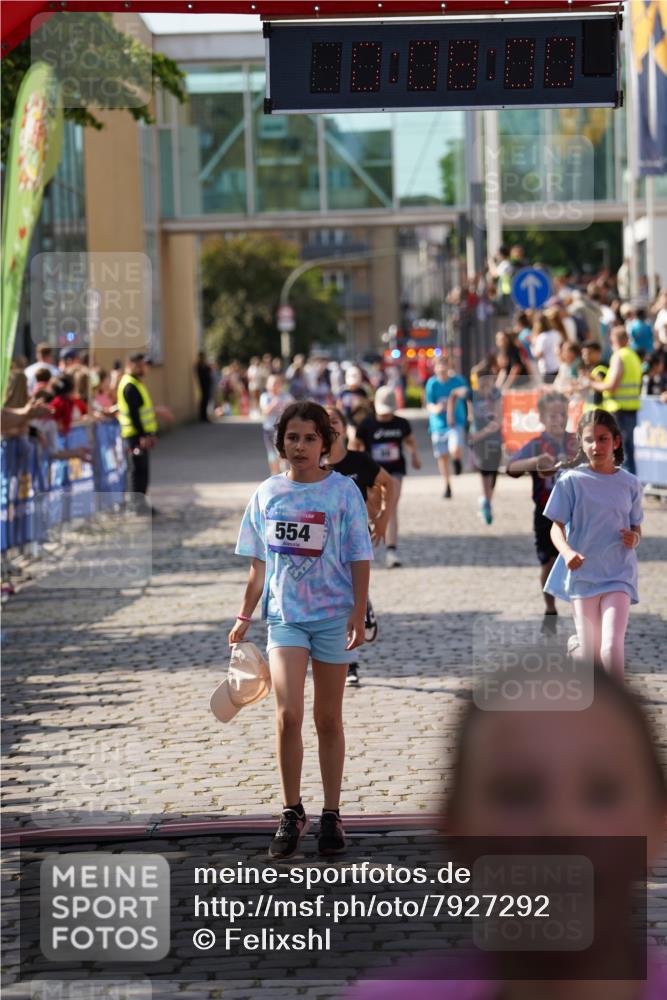 13.06.2025 - Holstenköstenlauf Felixshl http://msf.ph/oto/7927292 13.06.2025 16:52:59 Laufen 88, 258, 551, 554, 931, 1254, 1257, 1835 meine-sportfotos.de