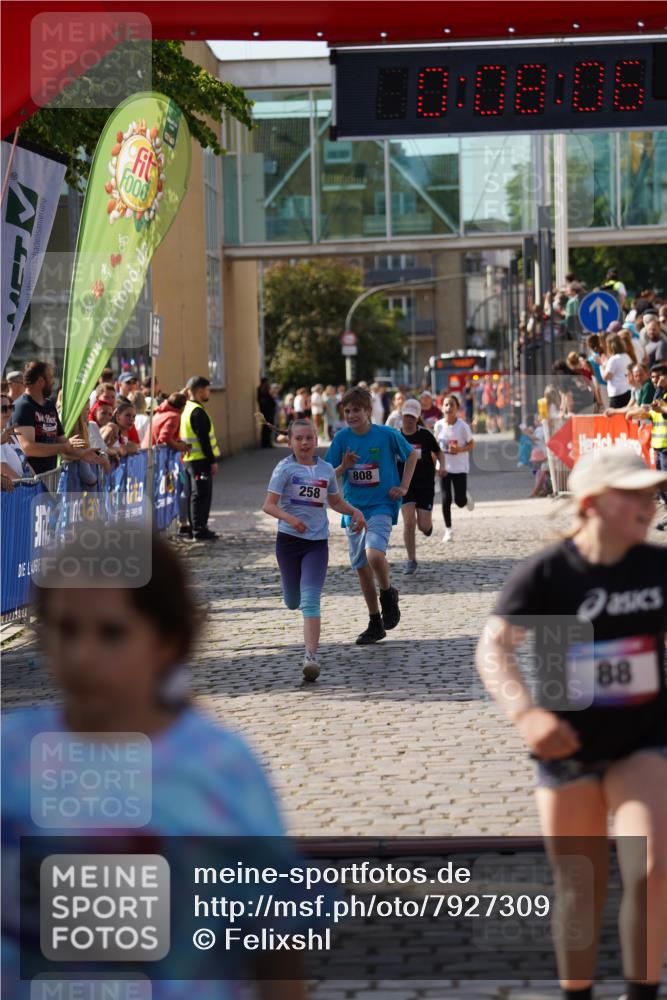 13.06.2025 - Holstenköstenlauf Felixshl http://msf.ph/oto/7927309 13.06.2025 16:53:05 Laufen 88, 89, 258, 261, 808, 1254, 1257, 1835 meine-sportfotos.de