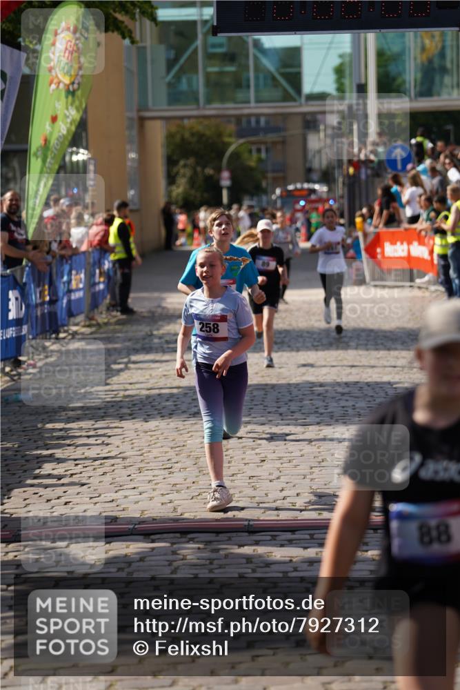 13.06.2025 - Holstenköstenlauf Felixshl http://msf.ph/oto/7927312 13.06.2025 16:53:07 Laufen 88, 89, 258, 261, 808, 1368, 1835 meine-sportfotos.de