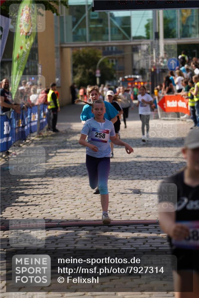 13.06.2025 - Holstenköstenlauf Felixshl http://msf.ph/oto/7927314 13.06.2025 16:53:07 Laufen 88, 89, 258, 261, 808, 1368, 1835 meine-sportfotos.de