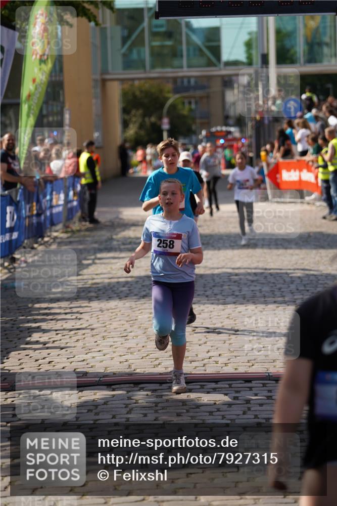 13.06.2025 - Holstenköstenlauf Felixshl http://msf.ph/oto/7927315 13.06.2025 16:53:07 Laufen 88, 89, 258, 261, 808, 1368, 1835 meine-sportfotos.de