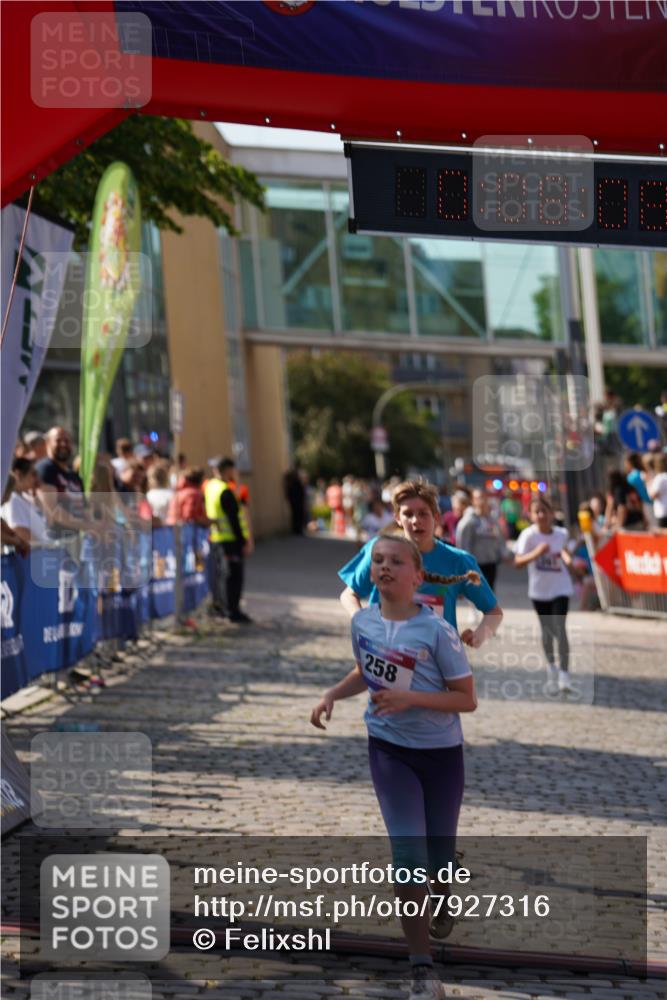 13.06.2025 - Holstenköstenlauf Felixshl http://msf.ph/oto/7927316 13.06.2025 16:53:07 Laufen 88, 89, 258, 261, 808, 1368, 1835 meine-sportfotos.de
