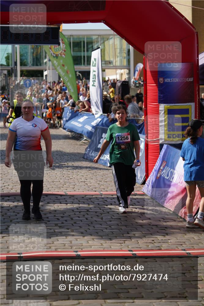 13.06.2025 - Holstenköstenlauf Felixshl http://msf.ph/oto/7927474 13.06.2025 16:54:34 Laufen 1255, 1256 meine-sportfotos.de