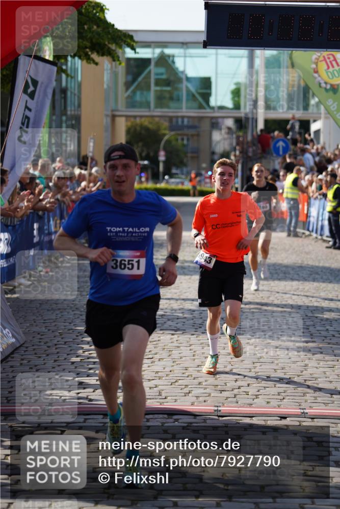 13.06.2025 - Holstenköstenlauf Felixshl http://msf.ph/oto/7927790 13.06.2025 17:49:26 Laufen 2153, 3651, 3740, 3943 meine-sportfotos.de