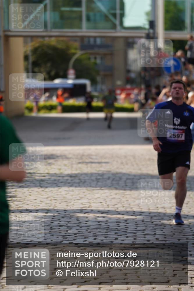 13.06.2025 - Holstenköstenlauf Felixshl http://msf.ph/oto/7928121 13.06.2025 17:53:25 Laufen 2596, 2597, 2667, 2714 meine-sportfotos.de