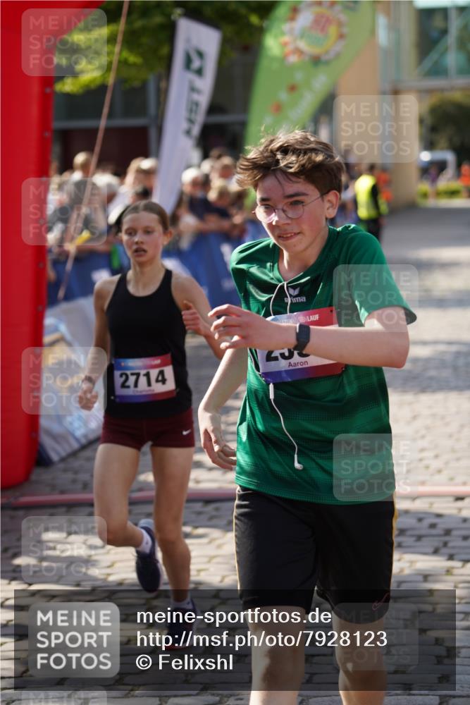13.06.2025 - Holstenköstenlauf Felixshl http://msf.ph/oto/7928123 13.06.2025 17:53:26 Laufen 2596, 2597, 2667, 2714 meine-sportfotos.de