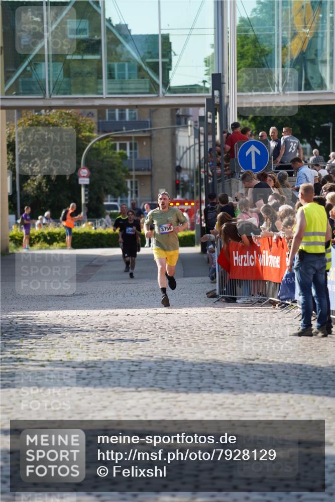 13.06.2025 - Holstenköstenlauf Felixshl http://msf.ph/oto/7928129 13.06.2025 17:53:29 Laufen 2596, 2597, 2714, 3759 meine-sportfotos.de