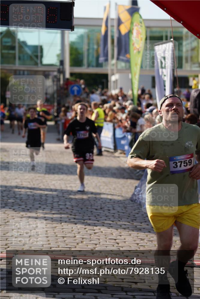13.06.2025 - Holstenköstenlauf Felixshl http://msf.ph/oto/7928135 13.06.2025 17:53:38 Laufen 2643, 2702, 3580, 3759, 3784 meine-sportfotos.de