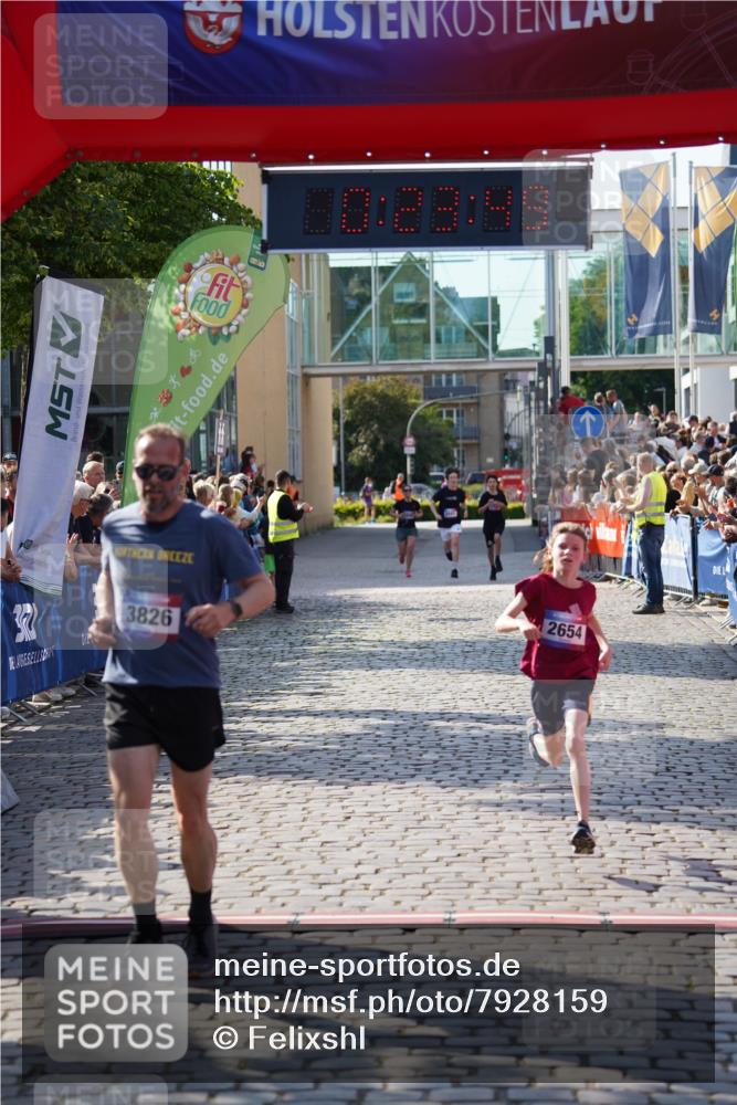 13.06.2025 - Holstenköstenlauf Felixshl http://msf.ph/oto/7928159 13.06.2025 17:53:51 Laufen 2511, 2654, 3038, 3041, 3826 meine-sportfotos.de