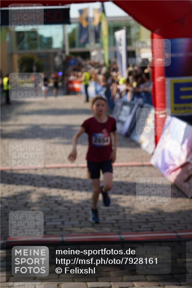 13.06.2025 - Holstenköstenlauf Felixshl http://msf.ph/oto/7928161 13.06.2025 17:53:52 Laufen 2511, 2654, 3038, 3041, 3826 meine-sportfotos.de