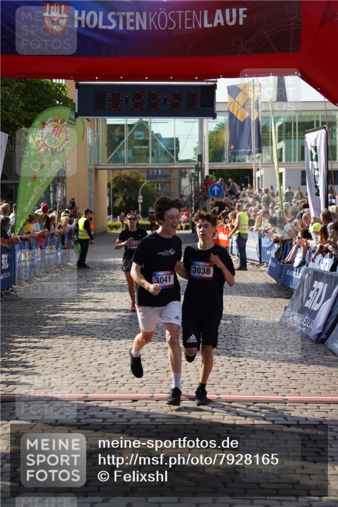 13.06.2025 - Holstenköstenlauf Felixshl http://msf.ph/oto/7928165 13.06.2025 17:53:58 Laufen 3038, 3041, 3940 meine-sportfotos.de