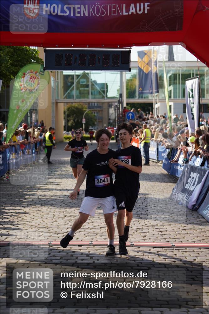 13.06.2025 - Holstenköstenlauf Felixshl http://msf.ph/oto/7928166 13.06.2025 17:53:58 Laufen 3038, 3041, 3940 meine-sportfotos.de