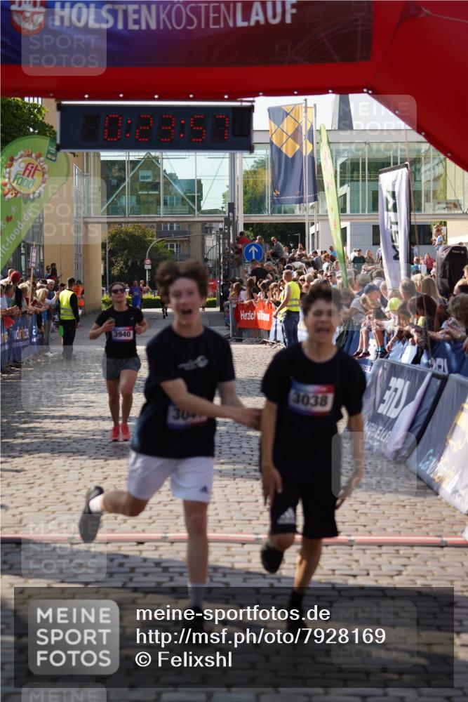 13.06.2025 - Holstenköstenlauf Felixshl http://msf.ph/oto/7928169 13.06.2025 17:53:59 Laufen 2898, 3038, 3041, 3940 meine-sportfotos.de