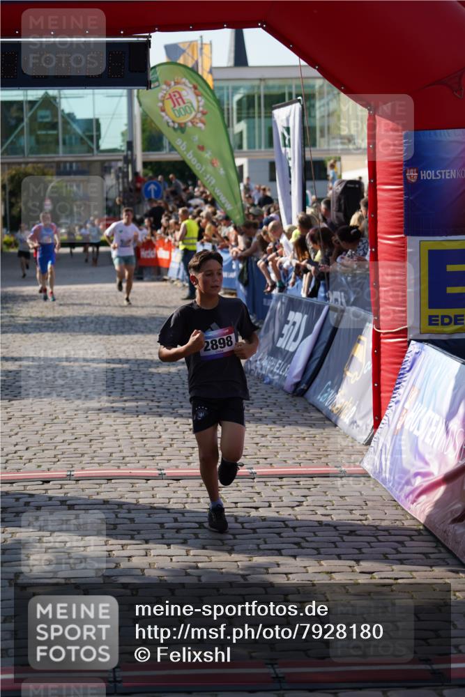 13.06.2025 - Holstenköstenlauf Felixshl http://msf.ph/oto/7928180 13.06.2025 17:54:07 Laufen 2327, 2353, 2898, 3893 meine-sportfotos.de