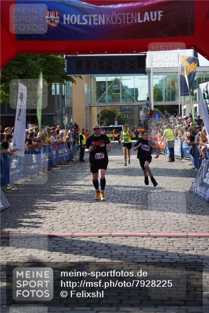 13.06.2025 - Holstenköstenlauf Felixshl http://msf.ph/oto/7928225 13.06.2025 17:54:40 Laufen 2152, 2620, 2979, 3245, 3988 meine-sportfotos.de