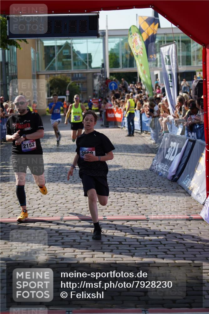 13.06.2025 - Holstenköstenlauf Felixshl http://msf.ph/oto/7928230 13.06.2025 17:54:41 Laufen 2152, 2620, 2979, 3245, 3988 meine-sportfotos.de