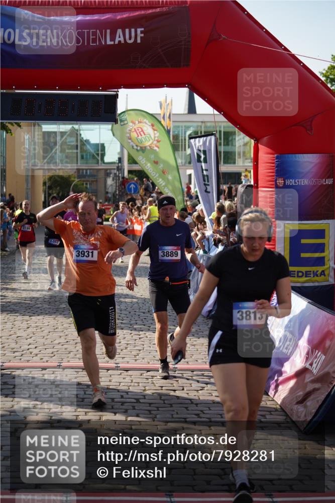 13.06.2025 - Holstenköstenlauf Felixshl http://msf.ph/oto/7928281 13.06.2025 17:55:12 Laufen 2057, 2355, 2421, 2462, 2744, 3199, 3642, 3775, 3813, 3889, 3931 meine-sportfotos.de
