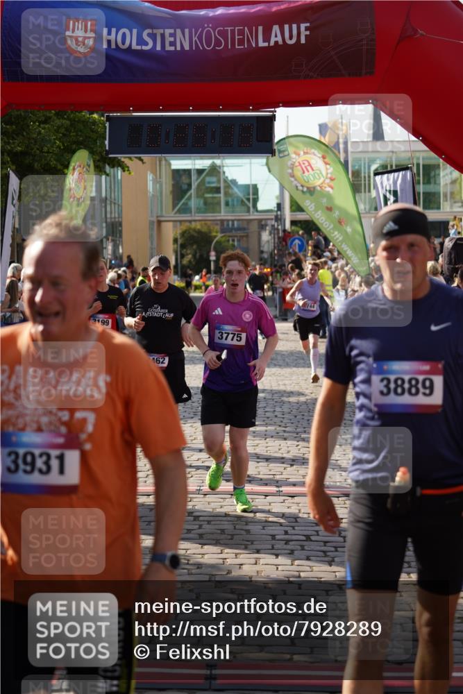 13.06.2025 - Holstenköstenlauf Felixshl http://msf.ph/oto/7928289 13.06.2025 17:55:14 Laufen 2057, 2355, 2421, 2462, 2675, 2744, 2981, 3199, 3642, 3775, 3813, 3889, 3931 meine-sportfotos.de