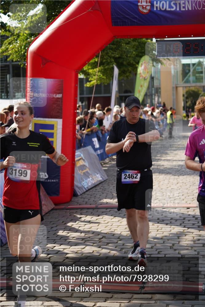 13.06.2025 - Holstenköstenlauf Felixshl http://msf.ph/oto/7928299 13.06.2025 17:55:16 Laufen 2355, 2462, 2675, 2744, 2981, 3199, 3642, 3775, 3889, 3931 meine-sportfotos.de