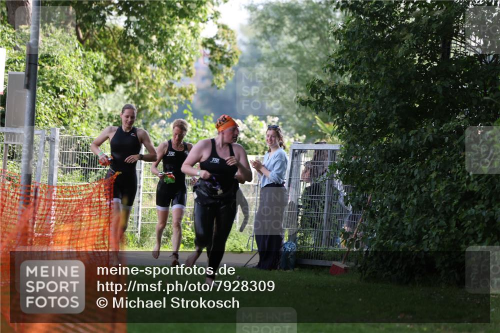 15.06.2025 - 7 Türme Triathlon Michael Strokosch http://msf.ph/oto/7928309 15.06.2025 09:15:30 Schwimmen 86, 97, 98, 99, 100 meine-sportfotos.de