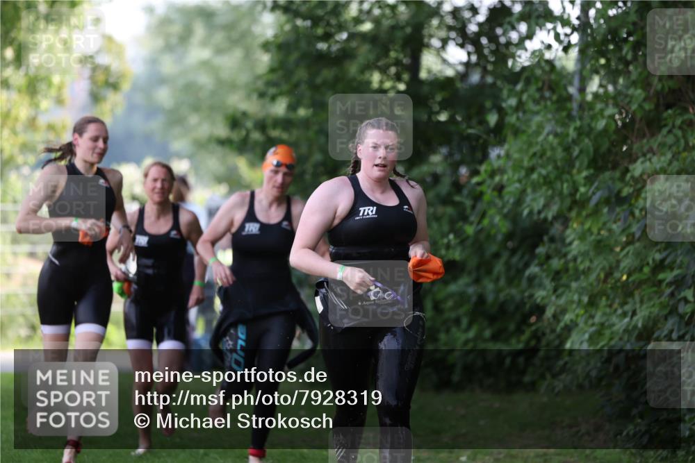 15.06.2025 - 7 Türme Triathlon Michael Strokosch http://msf.ph/oto/7928319 15.06.2025 09:15:33 Schwimmen 86, 97, 98, 99, 100 meine-sportfotos.de