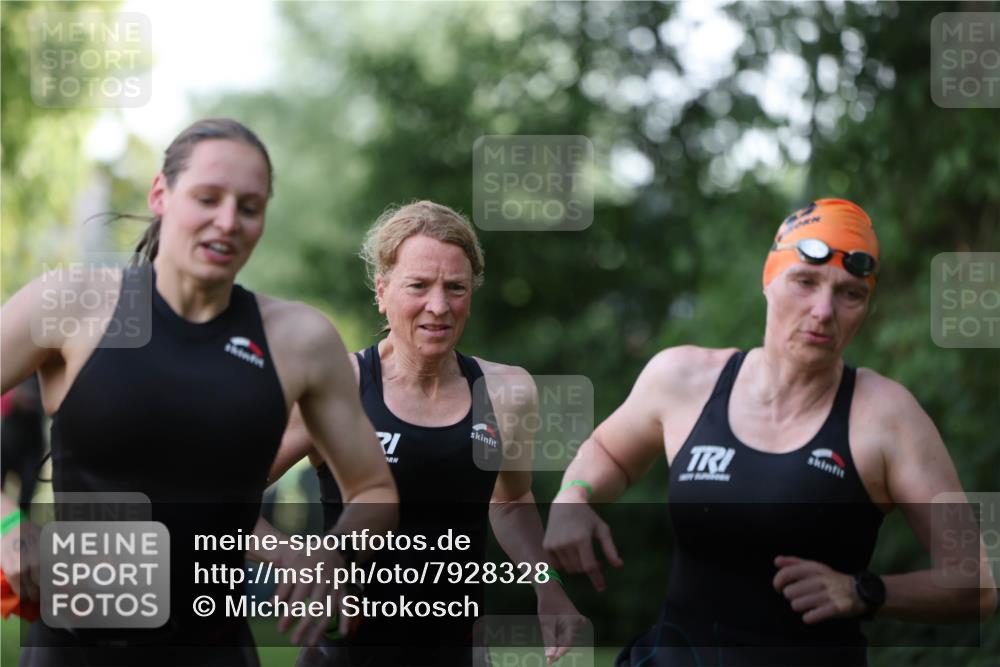 15.06.2025 - 7 Türme Triathlon Michael Strokosch http://msf.ph/oto/7928328 15.06.2025 09:15:36 Schwimmen 86, 97, 98, 99, 100 meine-sportfotos.de