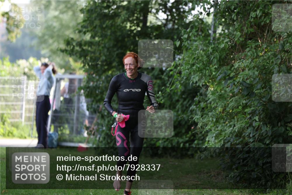 15.06.2025 - 7 Türme Triathlon Michael Strokosch http://msf.ph/oto/7928337 15.06.2025 09:15:41 Schwimmen 86, 97, 98, 99, 100 meine-sportfotos.de