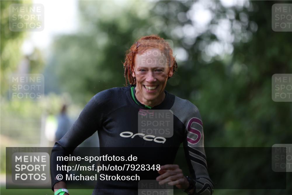 15.06.2025 - 7 Türme Triathlon Michael Strokosch http://msf.ph/oto/7928348 15.06.2025 09:15:44 Schwimmen 86, 97, 98, 99, 100 meine-sportfotos.de