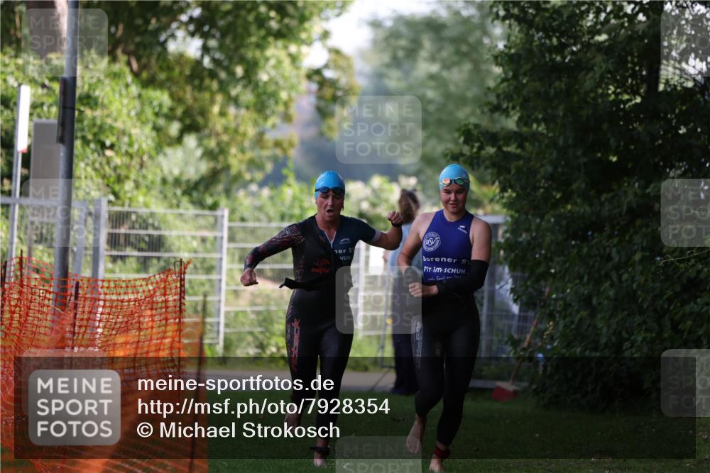 15.06.2025 - 7 Türme Triathlon Michael Strokosch http://msf.ph/oto/7928354 15.06.2025 09:16:03 Schwimmen 83, 84 meine-sportfotos.de