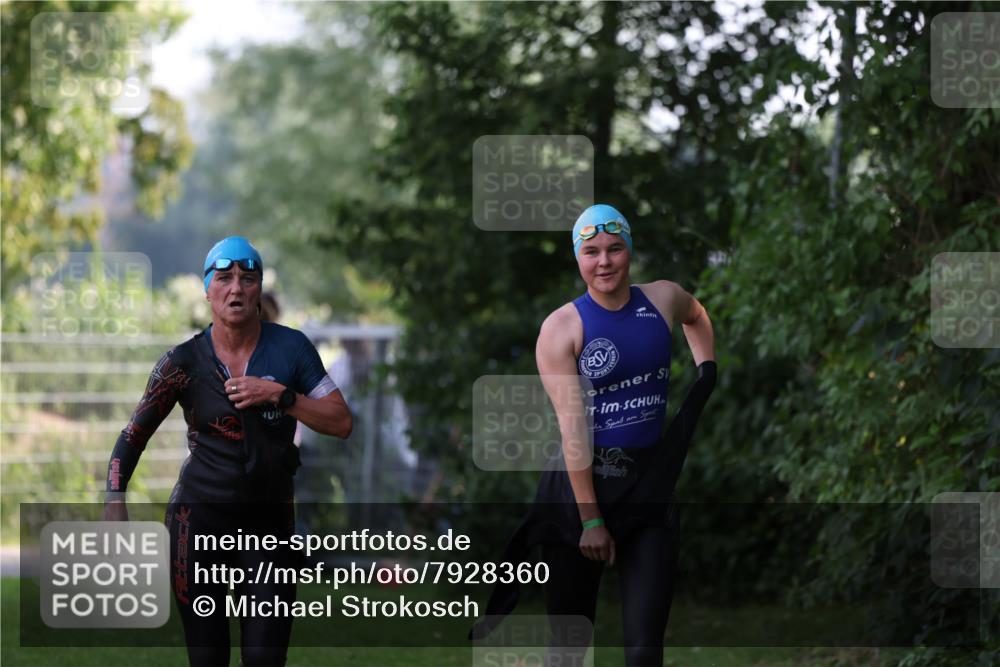 15.06.2025 - 7 Türme Triathlon Michael Strokosch http://msf.ph/oto/7928360 15.06.2025 09:16:05 Schwimmen 83, 84 meine-sportfotos.de