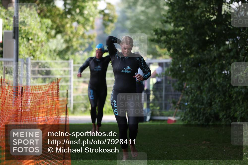 15.06.2025 - 7 Türme Triathlon Michael Strokosch http://msf.ph/oto/7928411 15.06.2025 09:17:03 Schwimmen 81, 82 meine-sportfotos.de