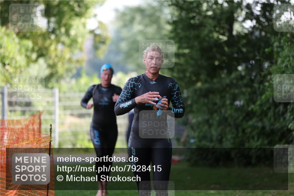 15.06.2025 - 7 Türme Triathlon Michael Strokosch http://msf.ph/oto/7928415 15.06.2025 09:17:04 Schwimmen 81, 82 meine-sportfotos.de