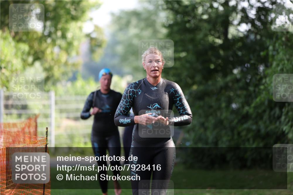 15.06.2025 - 7 Türme Triathlon Michael Strokosch http://msf.ph/oto/7928416 15.06.2025 09:17:04 Schwimmen 81, 82 meine-sportfotos.de