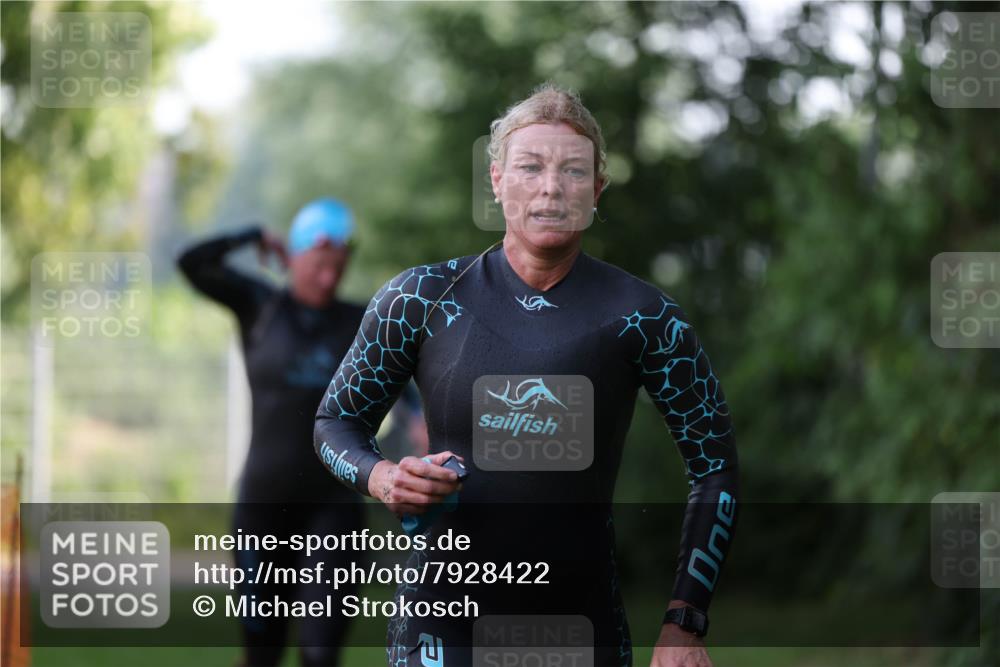 15.06.2025 - 7 Türme Triathlon Michael Strokosch http://msf.ph/oto/7928422 15.06.2025 09:17:06 Schwimmen 81, 82 meine-sportfotos.de