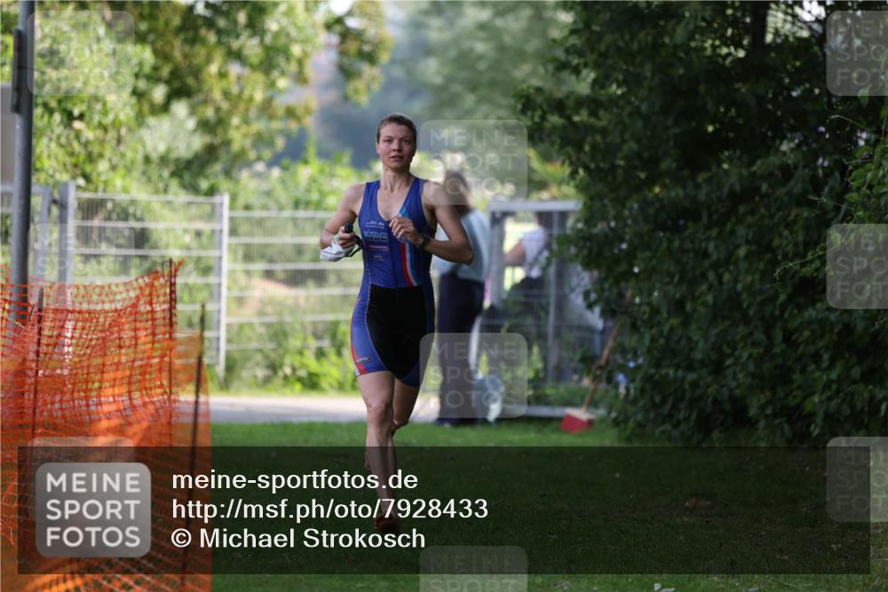 15.06.2025 - 7 Türme Triathlon Michael Strokosch http://msf.ph/oto/7928433 15.06.2025 09:17:33 Schwimmen 11, 12, 13, 14, 103 meine-sportfotos.de