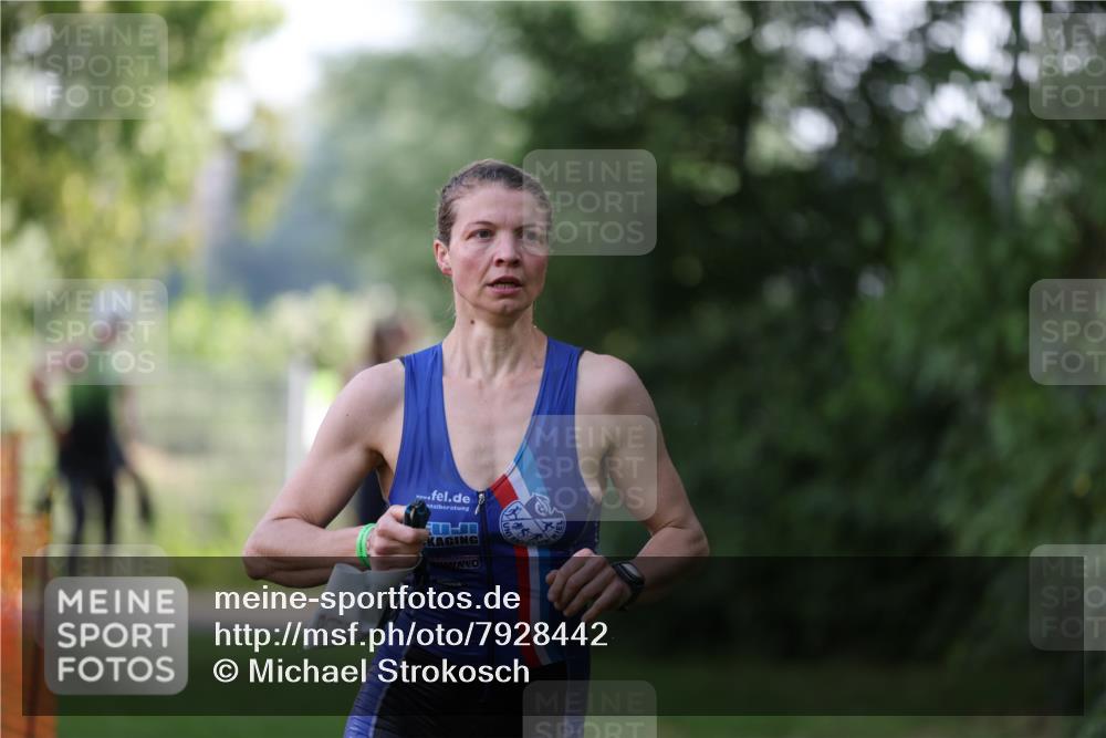15.06.2025 - 7 Türme Triathlon Michael Strokosch http://msf.ph/oto/7928442 15.06.2025 09:17:36 Schwimmen 11, 12, 13, 14, 103 meine-sportfotos.de