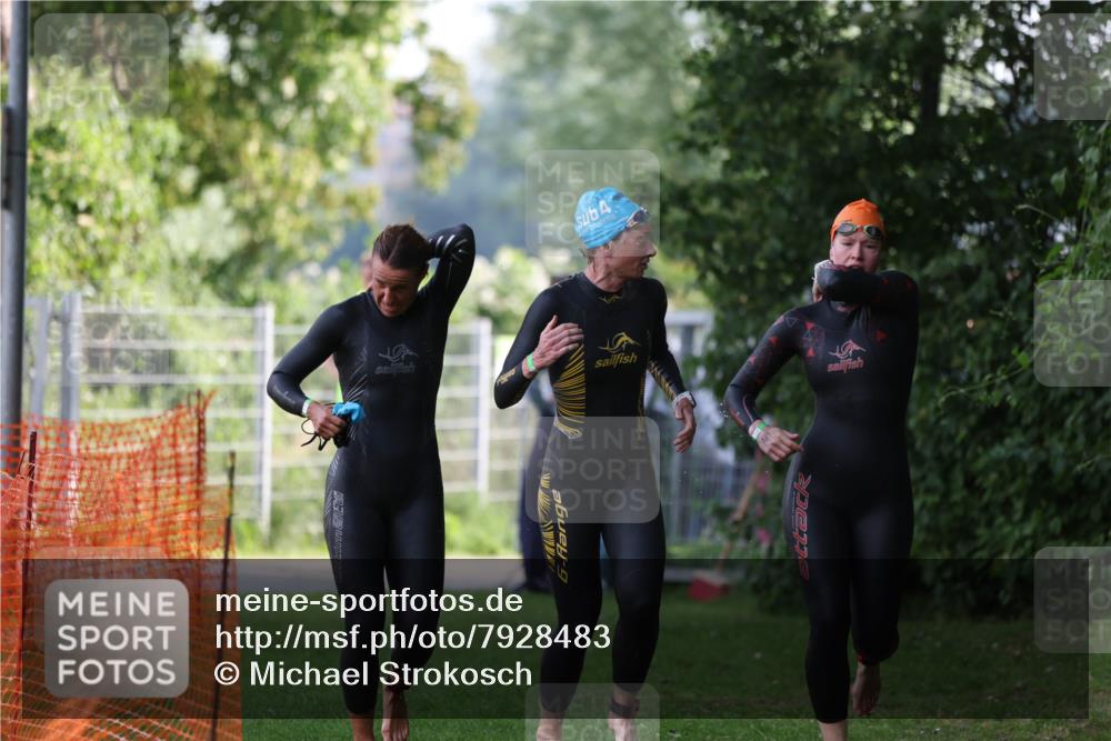 15.06.2025 - 7 Türme Triathlon Michael Strokosch http://msf.ph/oto/7928483 15.06.2025 09:18:18 Schwimmen 113, 114, 115 meine-sportfotos.de
