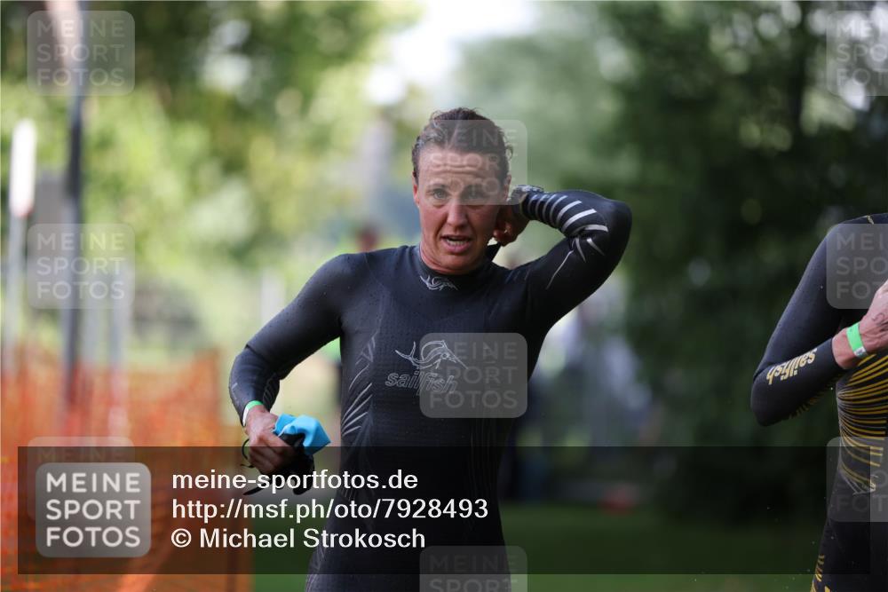 15.06.2025 - 7 Türme Triathlon Michael Strokosch http://msf.ph/oto/7928493 15.06.2025 09:18:21 Schwimmen 113, 114, 115 meine-sportfotos.de