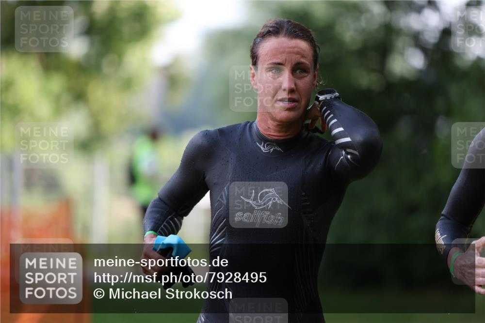 15.06.2025 - 7 Türme Triathlon Michael Strokosch http://msf.ph/oto/7928495 15.06.2025 09:18:21 Schwimmen 113, 114, 115 meine-sportfotos.de