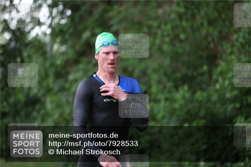 15.06.2025 - 7 Türme Triathlon Michael Strokosch http://msf.ph/oto/7928533 15.06.2025 09:19:36 Schwimmen 26, 27, 30, 31, 89, 90, 91 meine-sportfotos.de
